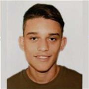 Studente diplomato con ottimi voti e continuare i suoi studi